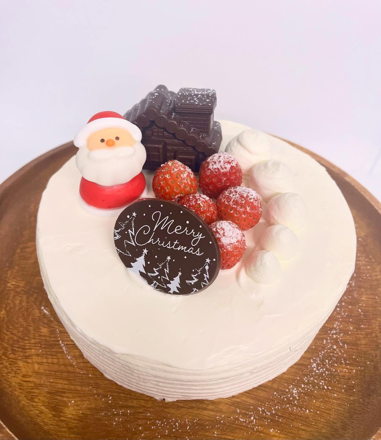 ①生クリームデコレーションケーキ