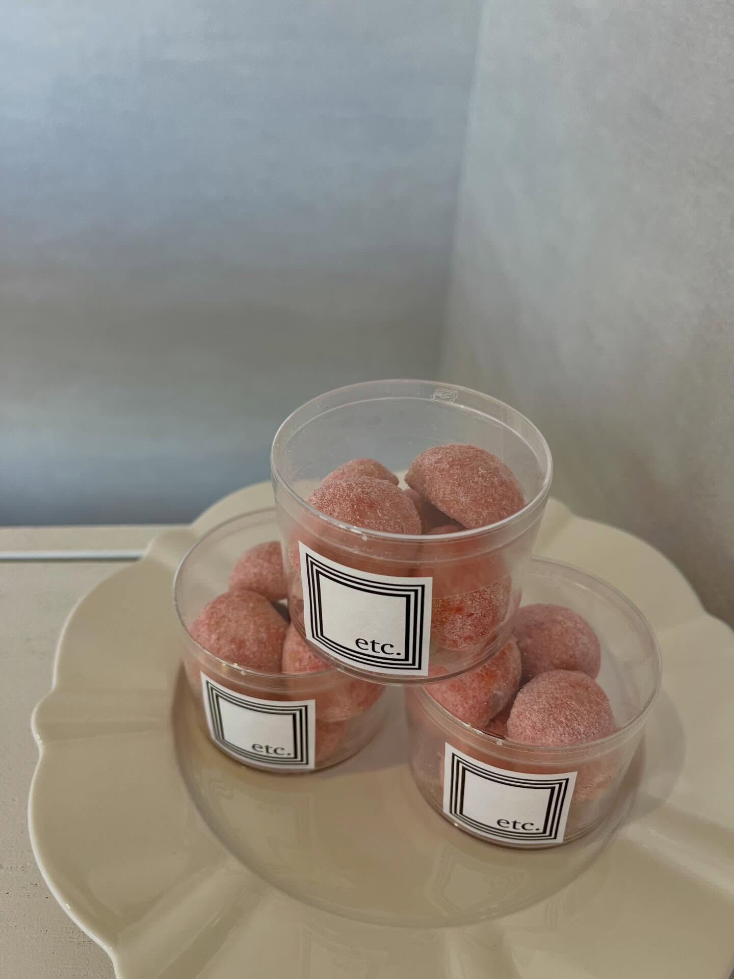 ヘーゼルナッツとベリーのクッキーのご紹介です🍓